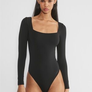 Aritzia Contour Long Sleeve Bodysuit